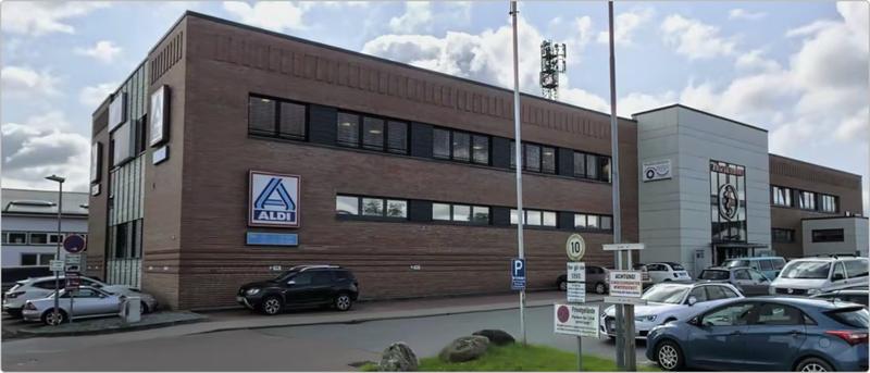 Verwaltungsgebaeude in Klinkerbauweise